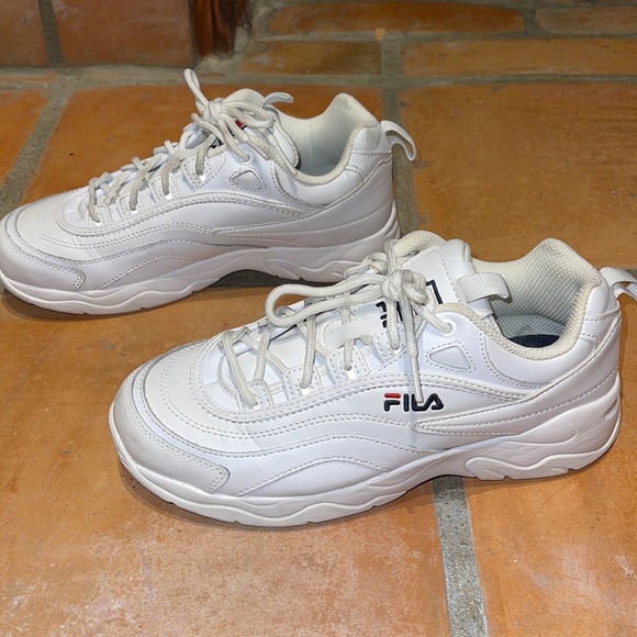 Fila shoes - Picture 3 of 5